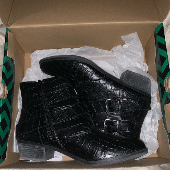 Leather Ankle Booties Crocodile Style - Picture 9 of 10